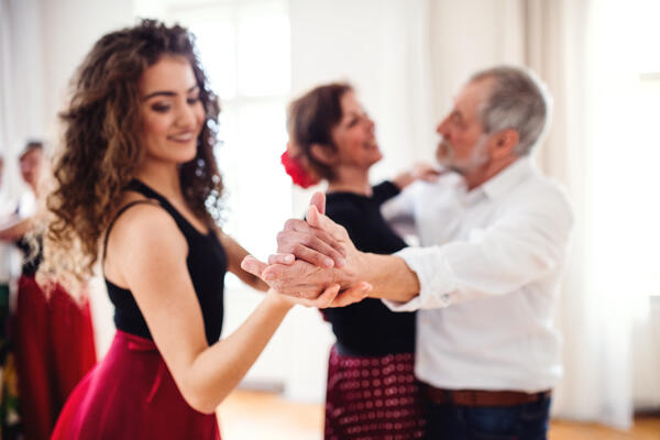 Soukromá výuka tance s tanečním učitelem dárkový poukaz